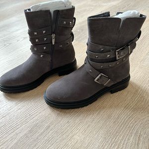 Vince camuto New/No box